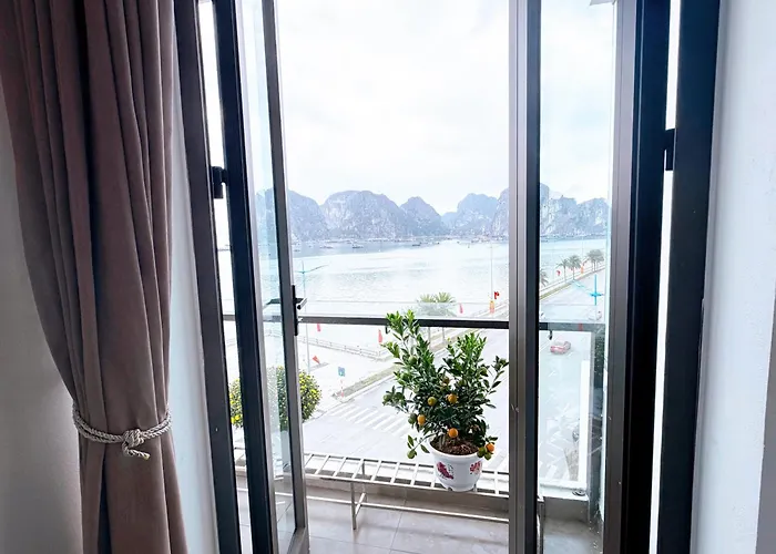 Sunny Bay Hạ Long